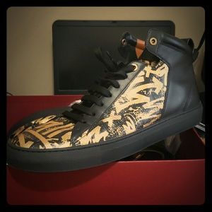 Bally's (hedo graffiti high top)